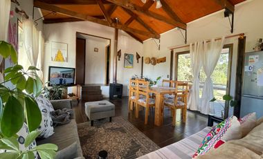 Vendemos Amplia parcela en el Batro de 5600 m2, posee casa, piscina, quincho y paltos, El Batro