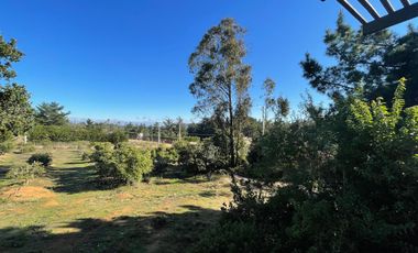 Vendemos Amplia parcela en el Batro de 5600 m2, posee casa, piscina, quincho y paltos, El Batro