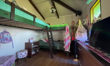 Vendemos Amplia parcela en el Batro de 5600 m2, posee casa, piscina, quincho y paltos, El Batro