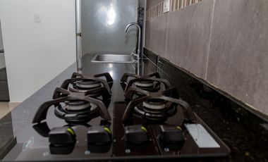 Vendo Apto amoblado En Mar Caribe, Quinto piso, Con ascensor