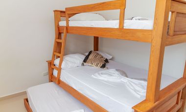 Vendo Apto amoblado En Mar Caribe, Quinto piso, Con ascensor