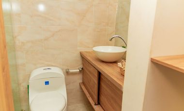 Vendo Apto amoblado En Mar Caribe, Quinto piso, Con ascensor