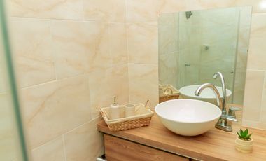 Vendo Apto amoblado En Mar Caribe, Quinto piso, Con ascensor