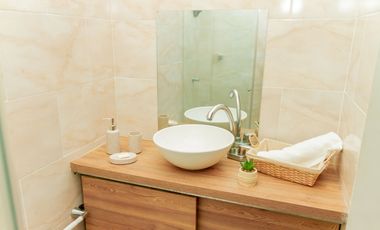 Vendo Apto amoblado En Mar Caribe, Quinto piso, Con ascensor