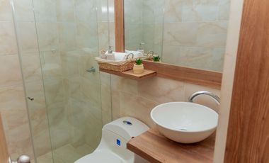 Vendo Apto amoblado En Mar Caribe, Quinto piso, Con ascensor