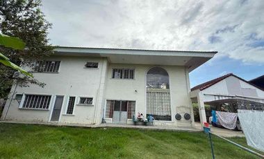 TITLED HOUSE AND LOT WITH BIG VACANT SPACE