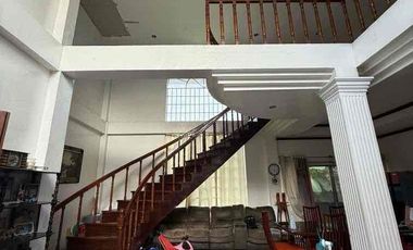 TITLED HOUSE AND LOT WITH BIG VACANT SPACE