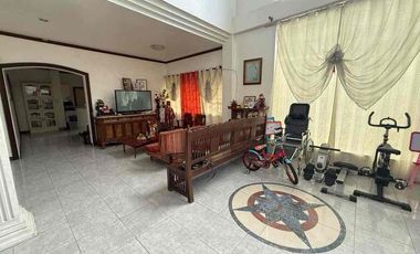 TITLED HOUSE AND LOT WITH BIG VACANT SPACE