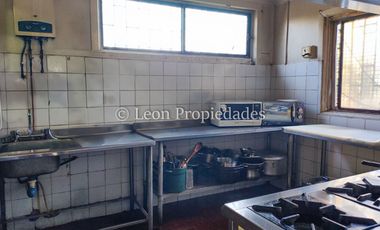 Leon Propiedades vende local comercial en Ruta 68, Curacaví.