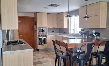 HERMOSA RESIDENCIA EN RINCONADAS DEL VALLE CON 3 RECAMARAS, ESTILO CONTEMPORANEO