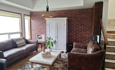 HERMOSA RESIDENCIA EN RINCONADAS DEL VALLE CON 3 RECAMARAS, ESTILO CONTEMPORANEO