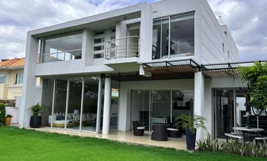 LINDA CASA DE VENTA EN TANDA – NAYÓN!!