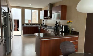 LINDA CASA DE VENTA EN TANDA – NAYÓN!!