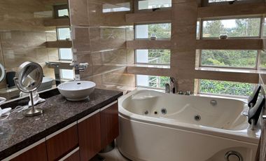 LINDA CASA DE VENTA EN TANDA – NAYÓN!!