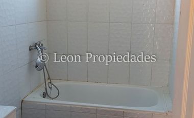 Leon Propiedades arrienda casa en Hacienda San José, Curacaví.