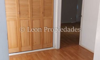 Leon Propiedades arrienda casa en Hacienda San José, Curacaví.
