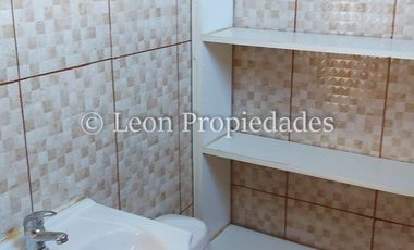 Leon Propiedades arrienda casa en Hacienda San José, Curacaví.