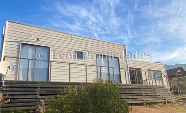 Leon Propiedades arrienda casa en Hacienda San José, Curacaví.