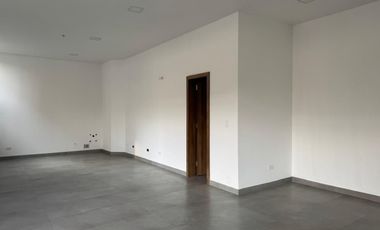 Local Comercial en el Corazón de Cuenca – Doble Frente y Alta Rentabilidad