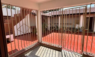 EN VENTA CASA CENTRICA