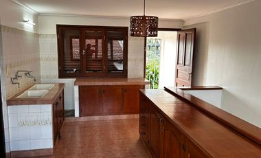 EN VENTA CASA CENTRICA