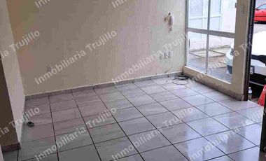 VENDO CASA EN LAGOS DE PUENTE MORENO.