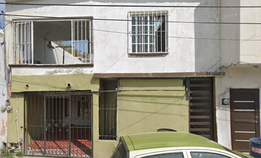 Casa en Remate Bancario en C. Huitzilopochtli, Azteca, 25756 Monclova, Coah. (65% debajo de su valor comercial)