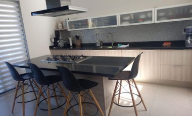 RESIDENCIA EN VENTA EN LAS CAÑADAS