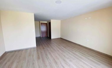 hermosa casa en venta a estrenar a pocos metros de la av Ordóñez laso en cuenca San Sebastián