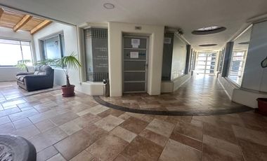 LOCAL COMERCIAL DE ARRIENDO PARA CONSULTORIO MÉDICO!!  CUMBAYÁ!!