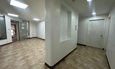 LOCAL COMERCIAL DE ARRIENDO PARA CONSULTORIO MÉDICO!!  CUMBAYÁ!!