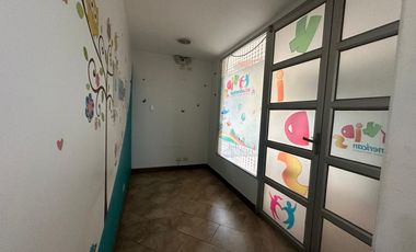 LOCAL COMERCIAL DE ARRIENDO PARA CONSULTORIO MÉDICO!!  CUMBAYÁ!!