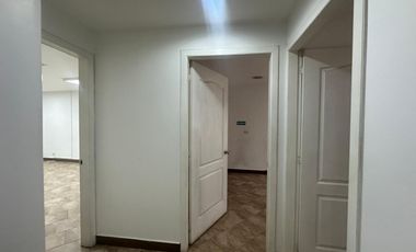 LOCAL COMERCIAL DE ARRIENDO PARA CONSULTORIO MÉDICO!!  CUMBAYÁ!!