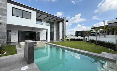 CASA EN VENTA EN FRACCIONAMIENTO LOMAS DE COCOYOC, MORELOS