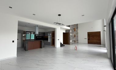 CASA EN VENTA EN FRACCIONAMIENTO LOMAS DE COCOYOC, MORELOS