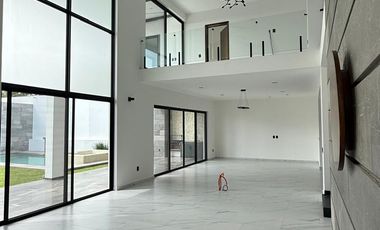 CASA EN VENTA EN FRACCIONAMIENTO LOMAS DE COCOYOC, MORELOS