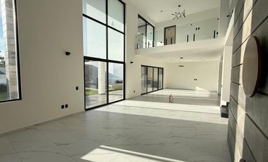 CASA EN VENTA EN FRACCIONAMIENTO LOMAS DE COCOYOC, MORELOS