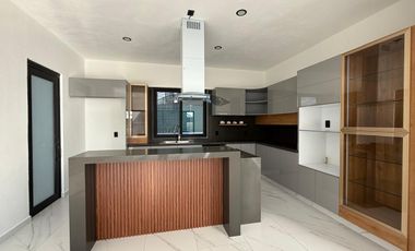 CASA EN VENTA EN FRACCIONAMIENTO LOMAS DE COCOYOC, MORELOS