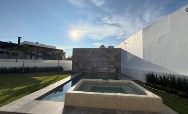 CASA EN VENTA EN FRACCIONAMIENTO LOMAS DE COCOYOC, MORELOS