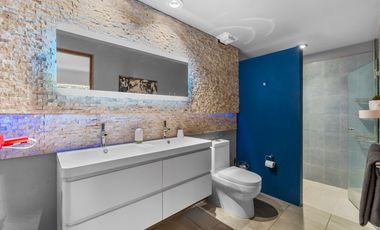 Contemporary 1-Bed, 1-Bath with Garden View & Amenities