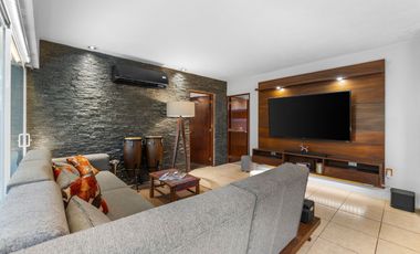 Contemporary 1-Bed, 1-Bath with Garden View & Amenities