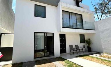 CASA EN VENTA EN NAUCALPAN, a un lado de la escuela CET