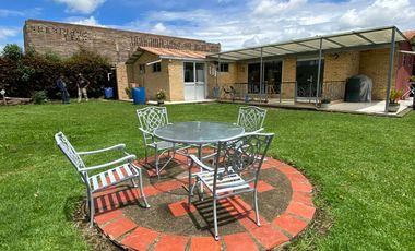 CASA LOTE CON PERRERA EN VENTA - CHÍA