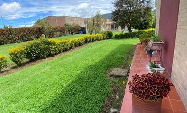 CASA LOTE CON PERRERA EN VENTA - CHÍA