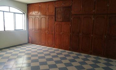 CASA EN VENTA CERCA DE LA CLÍNICA #1 DEL IMSS CALLE CRISTÓBAL COLÓN