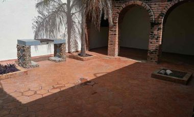 CASA EN VENTA CERCA DE LA CLÍNICA #1 DEL IMSS CALLE CRISTÓBAL COLÓN