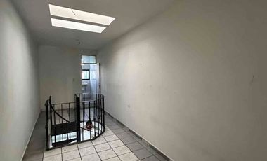 CASA EN VENTA CERCA DE LA CLÍNICA #1 DEL IMSS CALLE CRISTÓBAL COLÓN