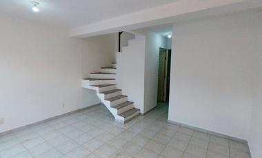 CASA CON EXCELENTE UBICACION Y CON ACCESOS RAPIDOS A 10 MINUTOS DEL CENTRO DE TOLUCA