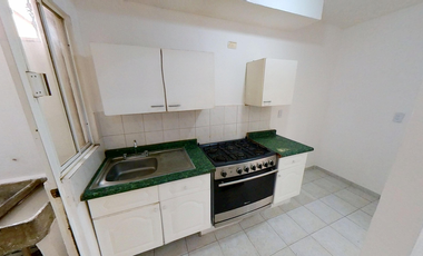 CASA CON EXCELENTE UBICACION Y CON ACCESOS RAPIDOS A 10 MINUTOS DEL CENTRO DE TOLUCA