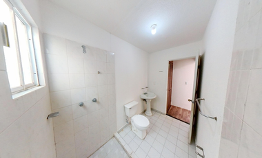 CASA CON EXCELENTE UBICACION Y CON ACCESOS RAPIDOS A 10 MINUTOS DEL CENTRO DE TOLUCA